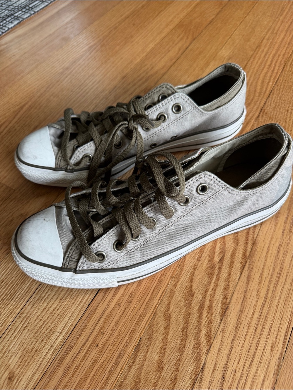 Converse sneakers NEW